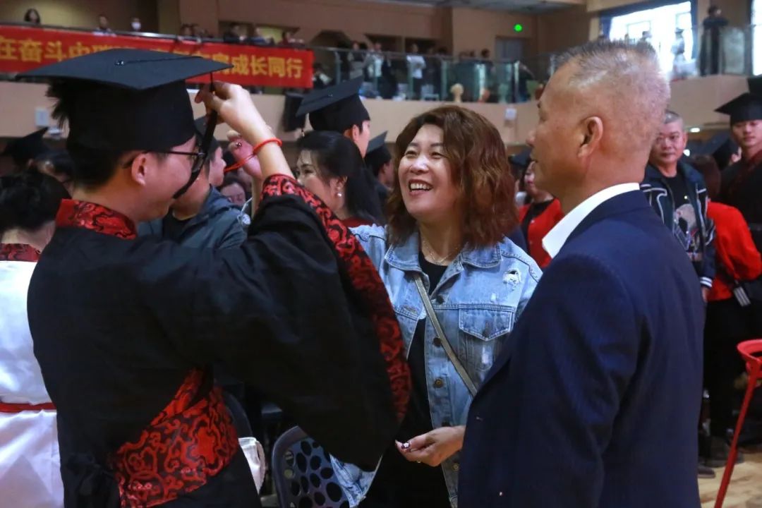 踐行青春誓言 立志揚(yáng)帆遠(yuǎn)航 | ?？谏礁吒呒?jí)實(shí)驗(yàn)中學(xué)十八歲成人禮暨百日誓師大會(huì)成功舉辦-圖片3