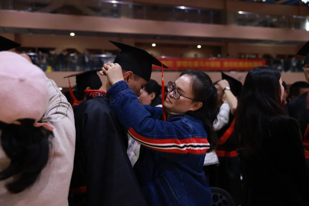 踐行青春誓言 立志揚(yáng)帆遠(yuǎn)航 | ?？谏礁吒呒?jí)實(shí)驗(yàn)中學(xué)十八歲成人禮暨百日誓師大會(huì)成功舉辦-圖片3