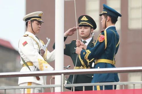 百日礪劍酬壯志 踔厲奮發(fā)向未來(lái) ——?？谑旋埲A區(qū)山高實(shí)驗(yàn)學(xué)校八、九年級(jí)中考百日誓師活動(dòng)-圖片2