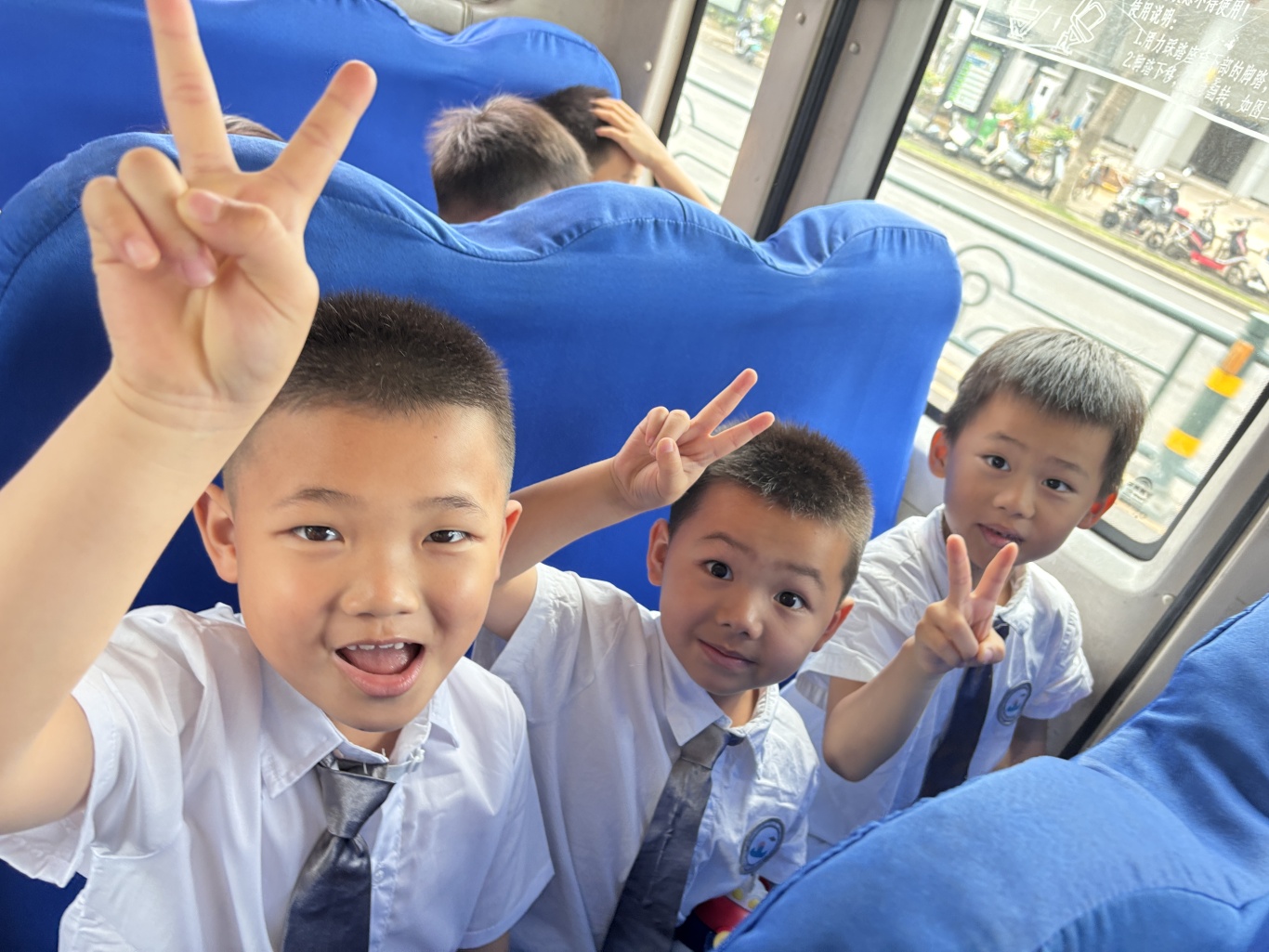 春日探”學(xué) “，”幼“見美好——海口市靈山鎮(zhèn)中心幼兒園南田山高分園幼小銜接活動-圖片1