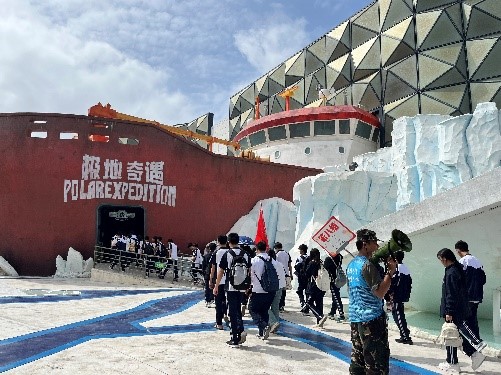 暢游海洋世界 樂享研學(xué)之旅 ——定安縣山高高級(jí)實(shí)驗(yàn)中學(xué)研學(xué)活動(dòng)