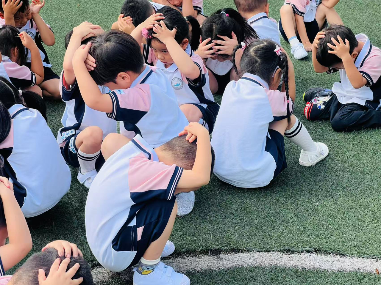 人人講安全 個個會應急——海口市山高幼兒園2025年防震減災演練活動-圖片38