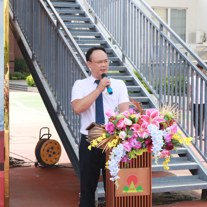 燃情開營！?？谏礁咧袑W(xué)2025級高一新生開啟軍訓(xùn)成長之旅-圖片2