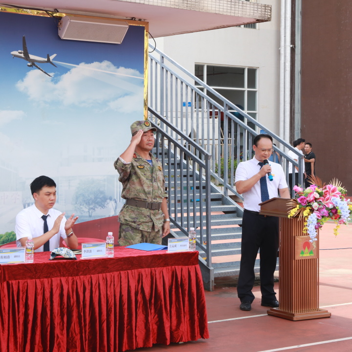 燃情開營！?？谏礁咧袑W(xué)2025級高一新生開啟軍訓(xùn)成長之旅-圖片2