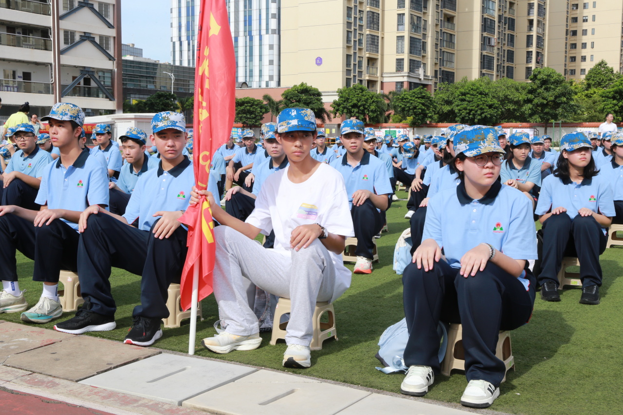 燃情開營！海口山高中學(xué)2025級高一新生開啟軍訓(xùn)成長之旅-圖片3
