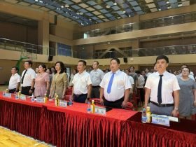 拾光而行，向優(yōu)而生——?？谏礁吒呒墝嶒炛袑W(xué)召開2024—2025學(xué)年第二學(xué)期期末總結(jié)大會