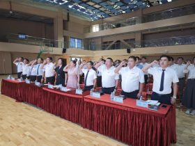 聚焦內(nèi)涵共創(chuàng)新篇——?？谏礁咧袑W(xué)新學(xué)期領(lǐng)導(dǎo)力賦能工作會順利召開