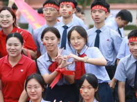 百日礪劍酬壯志 踔厲奮發(fā)向未來 ——?？谑旋埲A區(qū)山高實驗學(xué)校八、九年級中考百日誓師活動